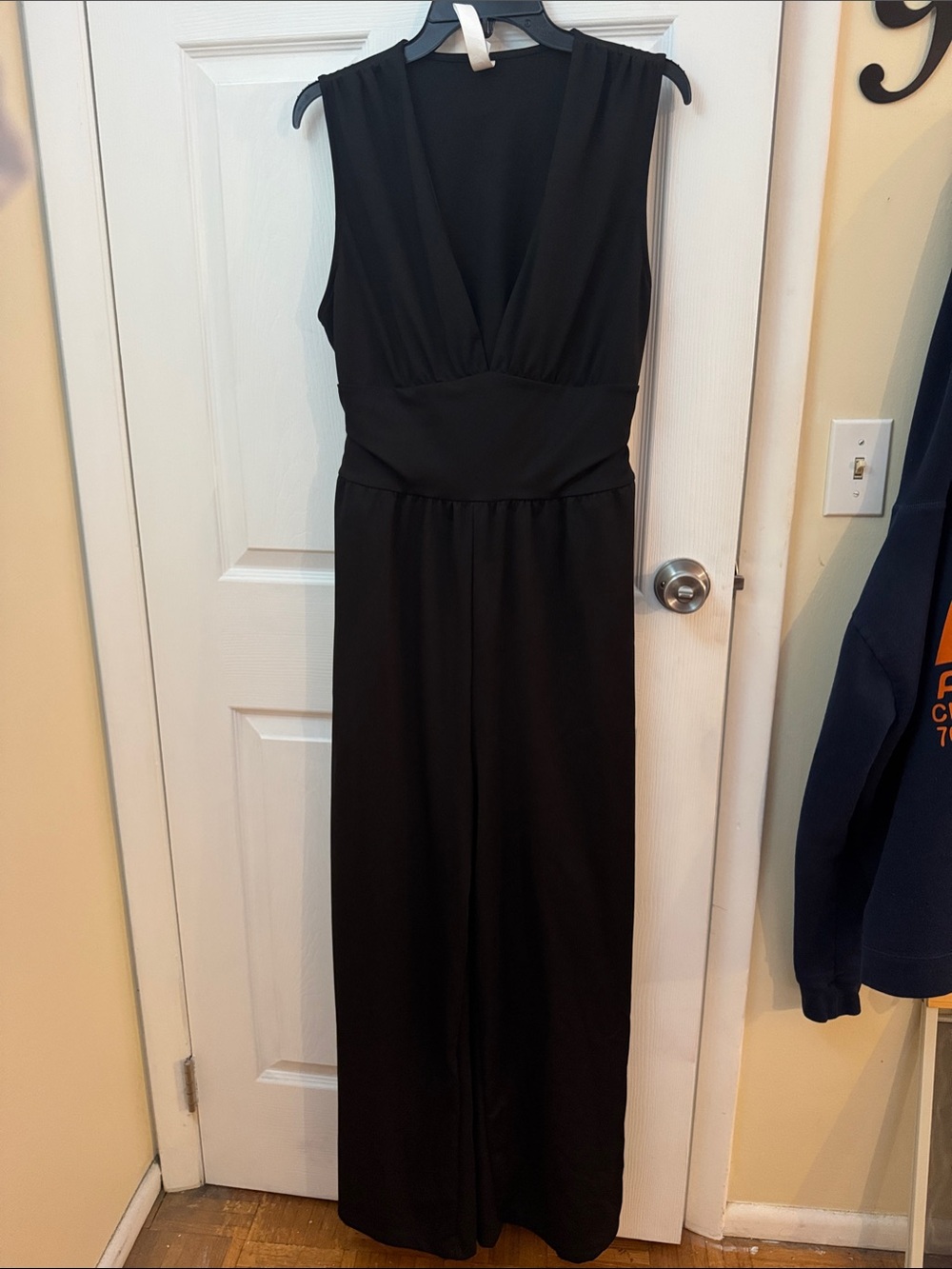 HALARA Black Sleeveless Jumpsuit